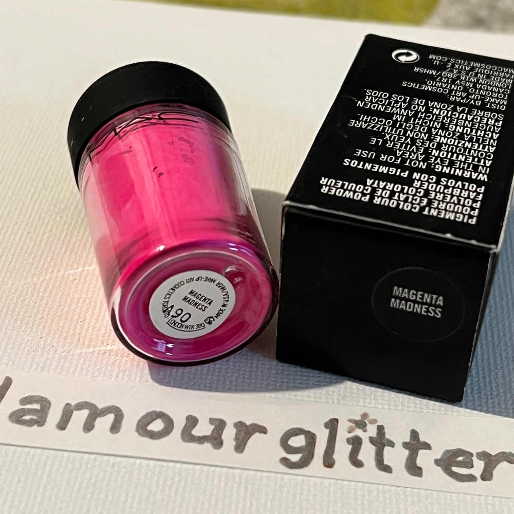MAC Magenta Madness eyeshadow Pigment NIB neon pink limited edition rare
